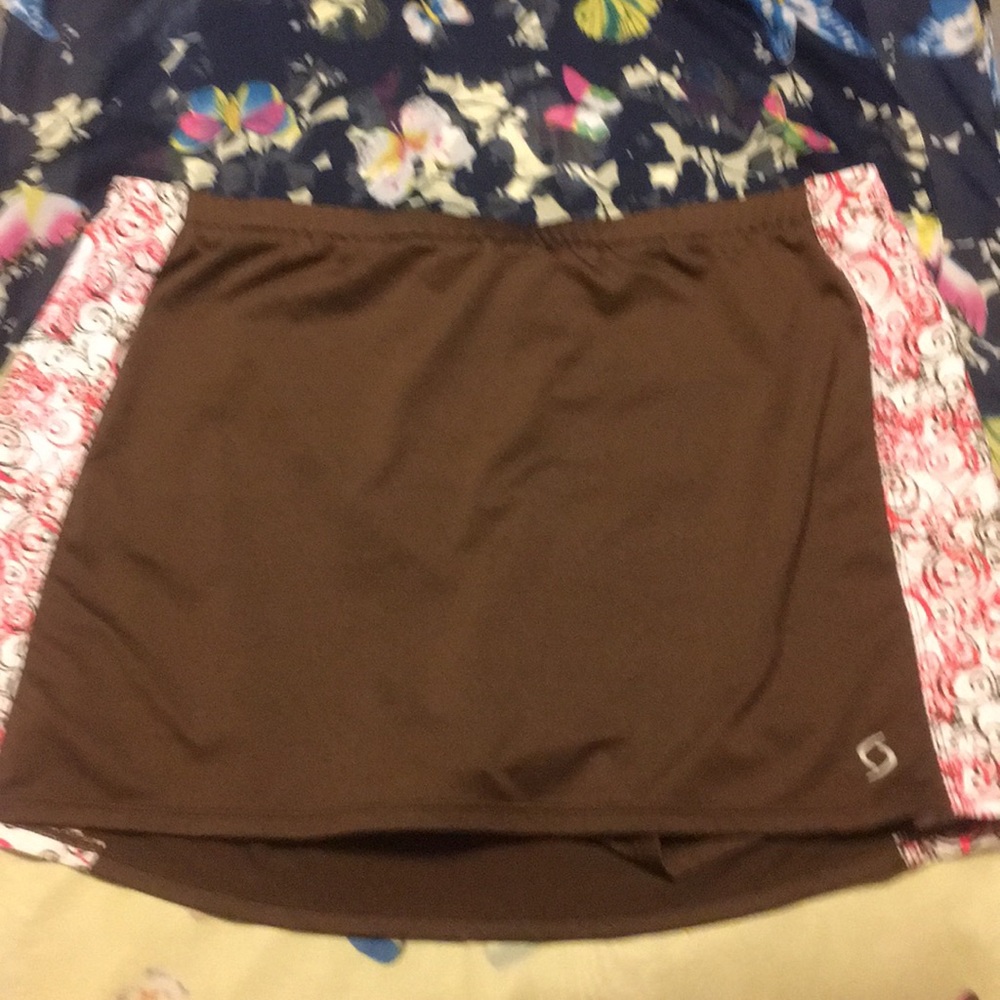 Women’s moving comfort skirt large